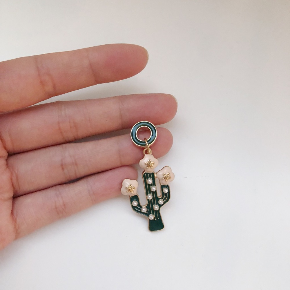 Cactus cute earring - Picture 4 of 4